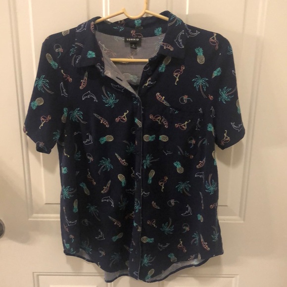 Tops - Torrid size 0 Hawaiian button up shirt